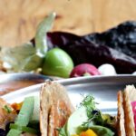 Tacojen - Herkulliset Ananaskana Tacot: Trooppinen Twisti Taco-iltaasi