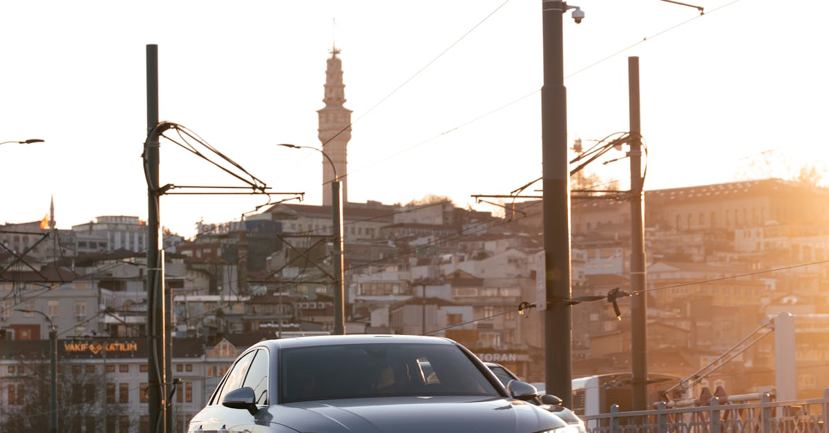 Kirjoittaminen - Löydä itsesi sanojen avulla: Kuinka kirjoittamisen voima muuttaa elämääsi