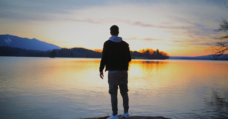 Tekoäly - Älykäs avustaja apunasi: Miten teknologia muuttaa tapaamme käsitellä tunteita?