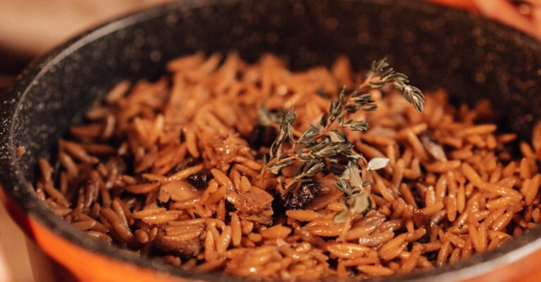 Ruoka - Mausta Päiväsi Tulisella Kajun-kanaorzolla: Helppo Resepti Kotikokeille